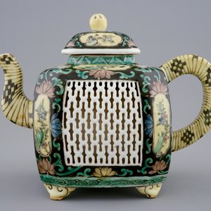 A double-walled reticulated Chinese famille noire teapot, 18/19th C. — 照片 2