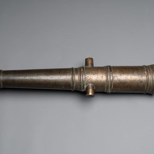 A Dutch bronze saluting cannon on a partly original carriage, inscribed C. Ouderogge Fecit, Rotterdam, dated 1641 — photo 7