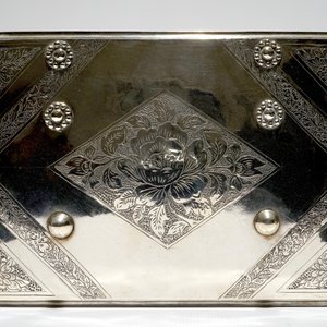 A Dutch colonial engraved silver sirih casket, Batavia, 18e eeuw — 照片 8