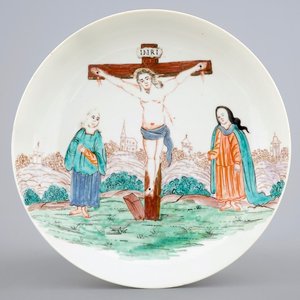 A Dutch-decorated Chinese export porcelain plate with a calvary, Qianlong — 照片 1