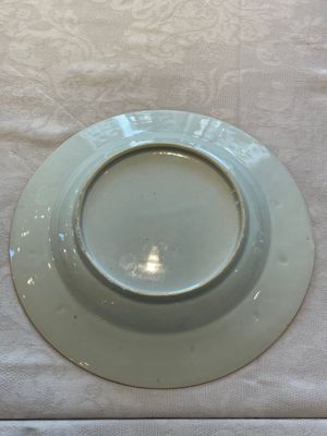 A Dutch-decorated Chinese famille verte armorial 'Provinces' dish with the arms of the province of Zeeland, Kangxi/Yongzheng — 照片 17