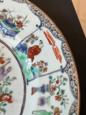 A Dutch-decorated Chinese famille verte armorial 'Provinces' dish with the arms of the province of Zeeland, Kangxi/Yongzheng — 照片 4