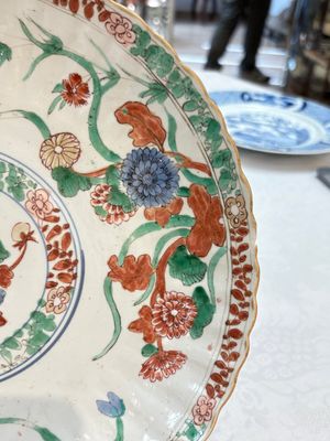A Dutch-decorated Chinese plate, an Imari-verte dish and a blue and white dish, Kangxi/Yongzheng — photo 15