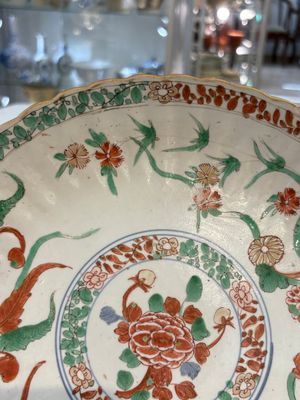 A Dutch-decorated Chinese plate, an Imari-verte dish and a blue and white dish, Kangxi/Yongzheng — photo 17