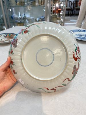 A Dutch-decorated Chinese plate, an Imari-verte dish and a blue and white dish, Kangxi/Yongzheng — photo 19