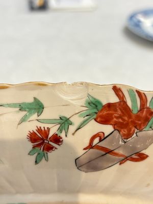A Dutch-decorated Chinese plate, an Imari-verte dish and a blue and white dish, Kangxi/Yongzheng — photo 21