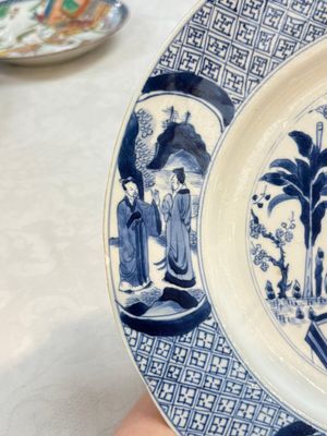 A Dutch-decorated Chinese plate, an Imari-verte dish and a blue and white dish, Kangxi/Yongzheng — photo 3