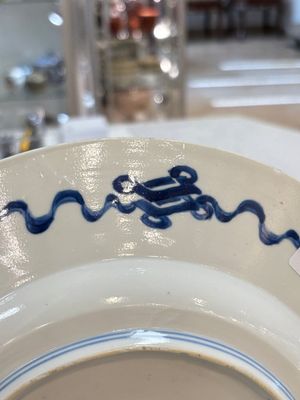 A Dutch-decorated Chinese plate, an Imari-verte dish and a blue and white dish, Kangxi/Yongzheng — photo 10