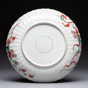 A Dutch-decorated Chinese plate, an Imari-verte dish and a blue and white dish, Kangxi/Yongzheng — photo 3