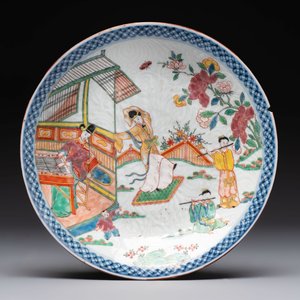 A Dutch-decorated Chinese plate, an Imari-verte dish and a blue and white dish, Kangxi/Yongzheng — photo 6
