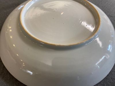 A Dutch-decorated Chinese porcelain plate with a merchant ship, Kangxi — 照片 3