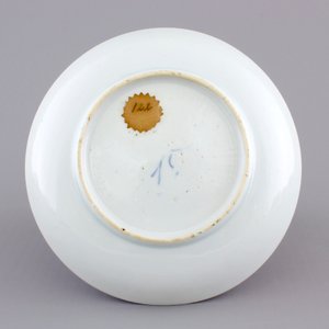 A Dutch-decorated Chinese porcelain saucer plate with parrots, 18th C. — photo 2