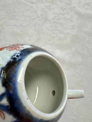 A Dutch-decorated Japanese teapot and an Imari teapot, Edo, 18th C. — photo 14