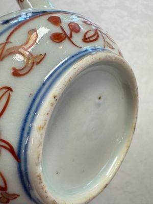 A Dutch-decorated Japanese teapot and an Imari teapot, Edo, 18th C. — photo 18