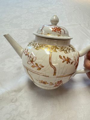 A Dutch-decorated Japanese teapot and an Imari teapot, Edo, 18th C. — photo 20