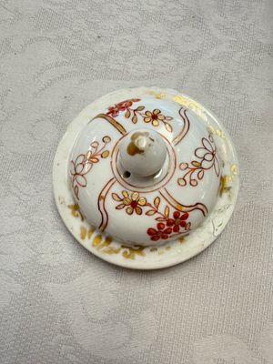 A Dutch-decorated Japanese teapot and an Imari teapot, Edo, 18th C. — photo 25
