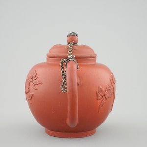 A Dutch Delft Ary de Milde red earthenware teapot and cover, late 17th C. — 照片 5