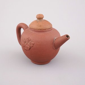 A Dutch Delft Ary De Milde red stoneware miniature teapot, 18th C. — 照片 1