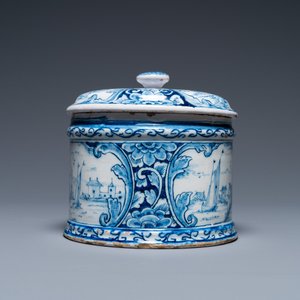 A Dutch Delft blue and white box and cover with fine landscapes, 1st half 18th C. — 照片 3