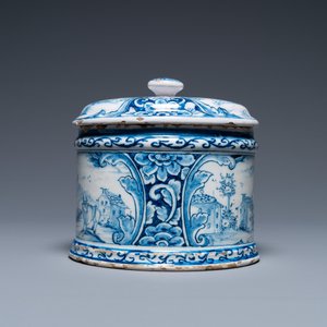 A Dutch Delft blue and white box and cover with fine landscapes, 1st half 18th C. — 照片 5