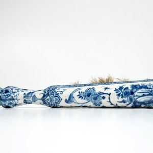 A Dutch Delft blue and white brush with handle, 1st half 18th C. — 照片 4