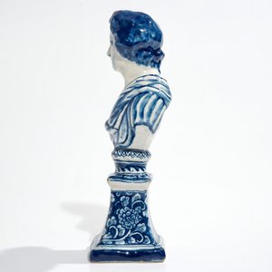 A Dutch Delft blue and white bust on stand, 17/18th C. — 照片 5