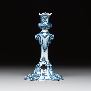 A Dutch Delft blue and white candle holder, 18th C. — photo 3