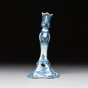 A Dutch Delft blue and white candle holder, 18th C. — photo 4
