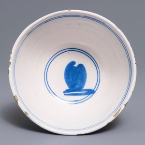 A Dutch Delft blue and white chinoiserie bowl, 17th C. — photo 5