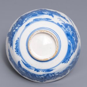 A Dutch Delft blue and white chinoiserie bowl, 17th C. — photo 6