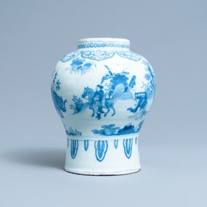 A Dutch Delft blue and white chinoiserie 'elephant' vase, late 17th C. — photo 4