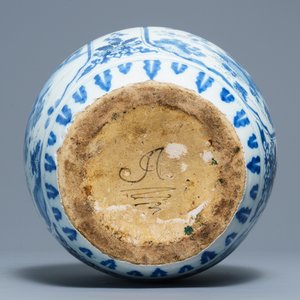 A Dutch Delft blue and white chinoiserie jar, late 17th C. — 照片 5