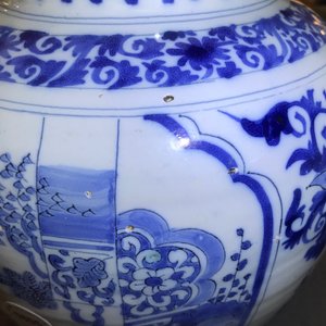 A Dutch Delft blue and white chinoiserie jar, late 17th C. — 照片 8