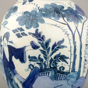 A Dutch Delft blue and white chinoiserie jug, 17th C. and a stoneware mug, 15th C. — 照片 11