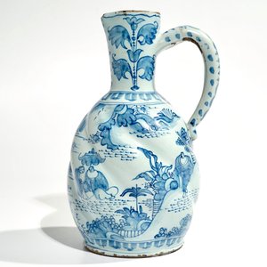 A Dutch Delft blue and white chinoiserie jug, 2nd half 17th C. — 照片 2