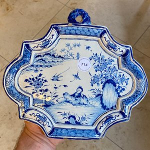 A Dutch Delft blue and white chinoiserie plaque, 18th C. — 照片 6