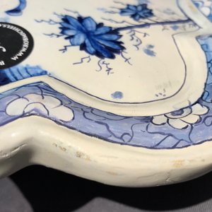 A Dutch Delft blue and white chinoiserie plaque with an elephant, 18th C. — photo 11