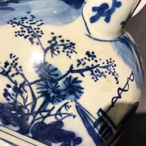 A Dutch Delft blue and white chinoiserie teapot and cover, 1st half 18th C. — 照片 11