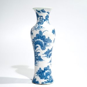 A Dutch Delft blue and white chinoiserie vase, 2nd half 17th C. — photo 3