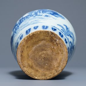 A Dutch Delft blue and white chinoiserie vase, last quarter 17th C. — 照片 5