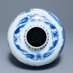A Dutch Delft blue and white chinoiserie vase, last quarter 17th C. — 照片 6
