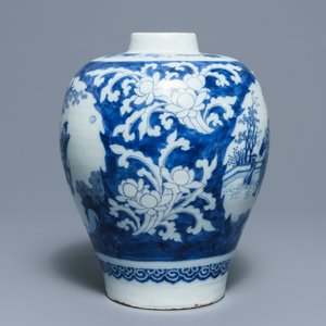 A Dutch Delft blue and white chinoiserie vase, late 17th C. — 照片 2