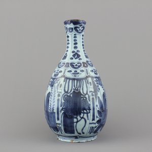 A Dutch Delft blue and white chinoiserie Wan-Li style bottle vase, 17th C. — 照片 1