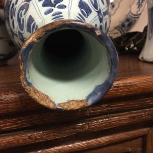 A Dutch Delft blue and white chinoiserie Wan-Li style bottle vase, 17th C. — 照片 4