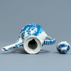 A Dutch Delft blue and white chinoiserie wine ewer and cover, 18th C. — 照片 11