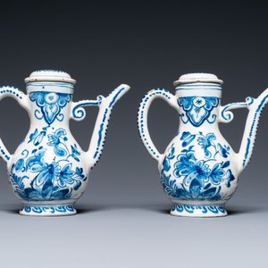 A Dutch Delft blue and white cruet set on stand, 18th C. — 照片 4