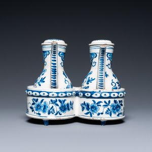 A Dutch Delft blue and white cruet set on stand, 18th C. — 照片 5