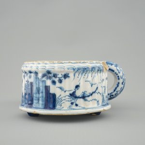 A Dutch Delft blue and white cruet set stand, 18th C. — photo 5
