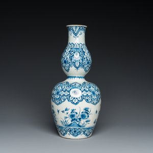 A Dutch Delft blue and white double gourd vase, 1st quarter 18th C. — 照片 3
