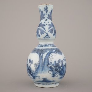 A Dutch Delft blue and white double gourd vase, ca. 1680 — photo 6
